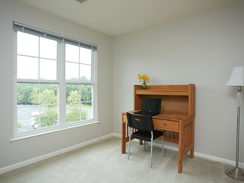 1st image of 44162 Mossy Brook Sq