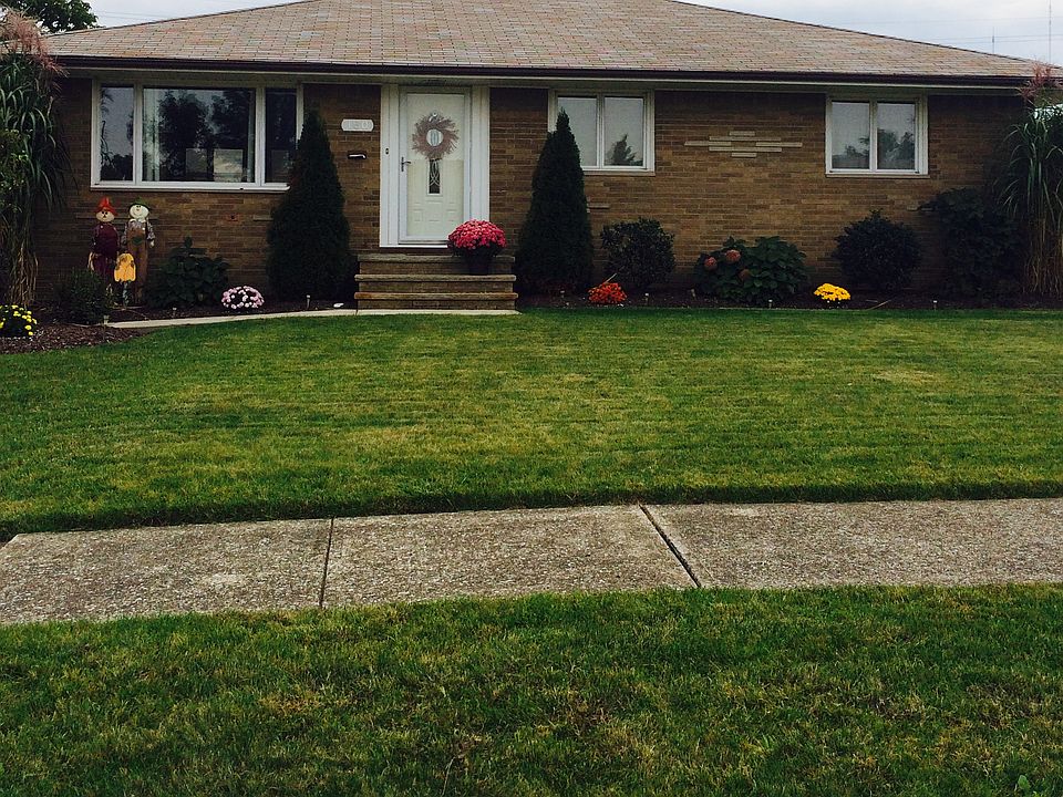 1st image of 180 E Dawnwood Dr