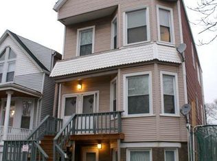 1824 W Barry Ave, Chicago, IL 60657