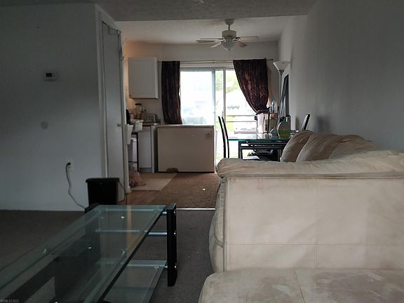 5th image of 126 Lucas Dr