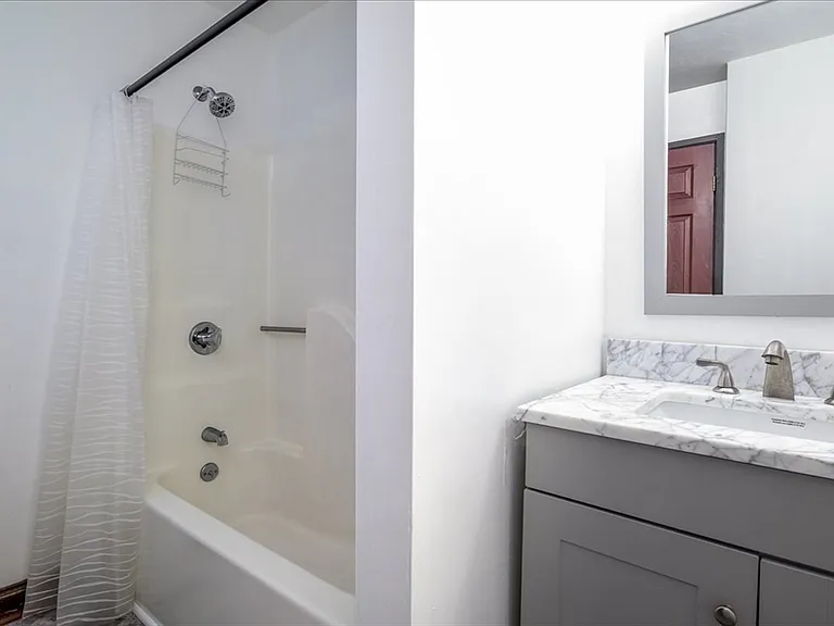 63 Illinois St #104 — Photo 17