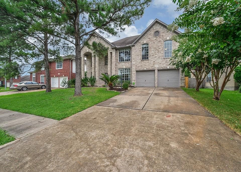 1st image of 10115 White Oak Trail Ln