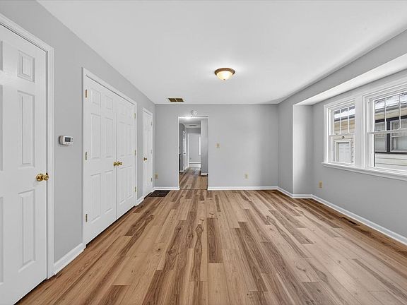 4th image of 531-533 N Sherman Dr #1d7c6bbf6