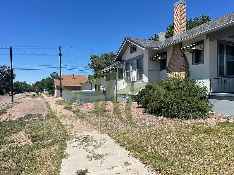 3 bed, 1.0 bath, 954 sqft, $1,295 — Photo 3