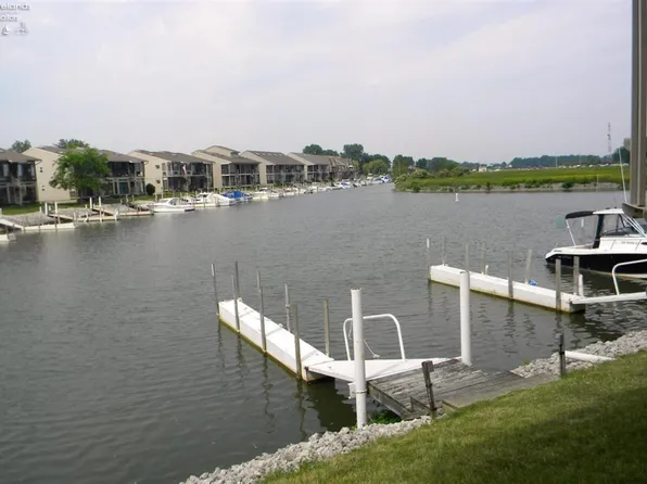 6340 N Harris Harbor Dr, Oak Harbor, OH 43449