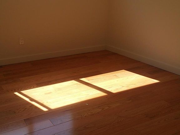 3rd image of 909 W Beach Ave APT 5