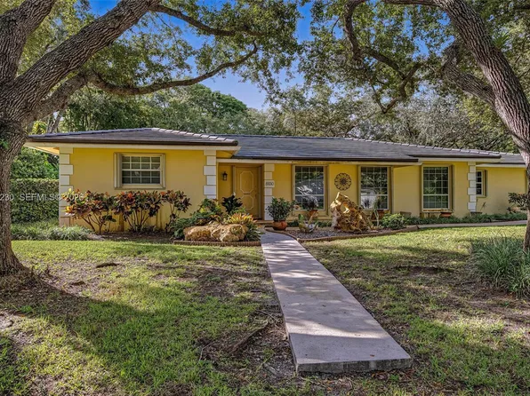 8100 SW 155th St, Palmetto Bay, FL 33157
