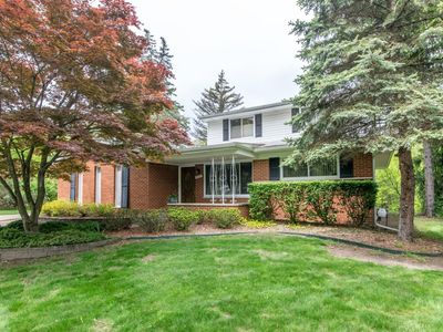 6279 Walker Ct, Troy, MI, 48085