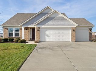 6222 N Woodside Ct, McCordsville, IN 46055