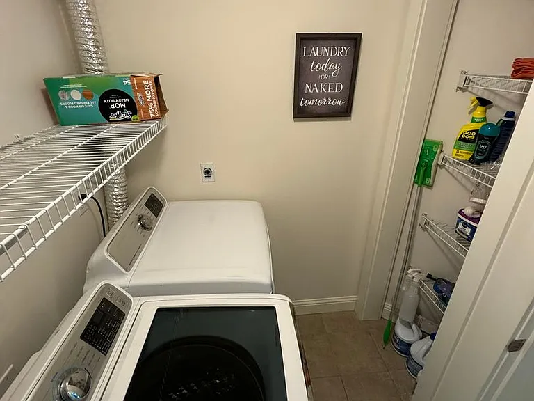 18707 SE Newport Way #111 — Photo 8