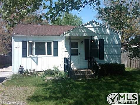 3BR, 1 bath w/family room