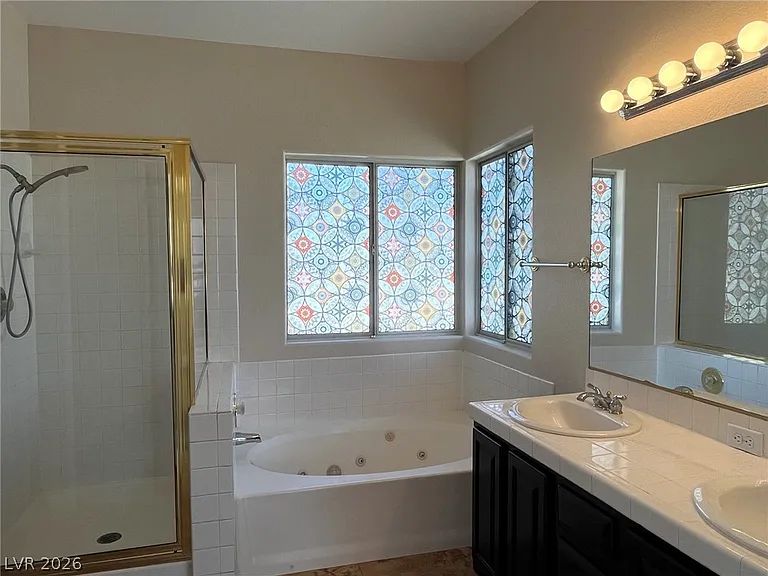 1316 Royal Creek Ct — Photo 12