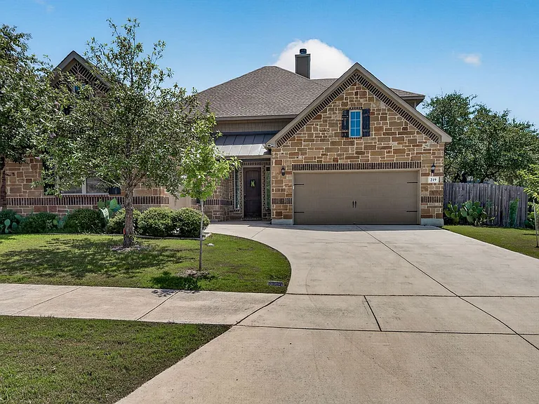 219 Woods Of Boerne Blvd — Photo 3