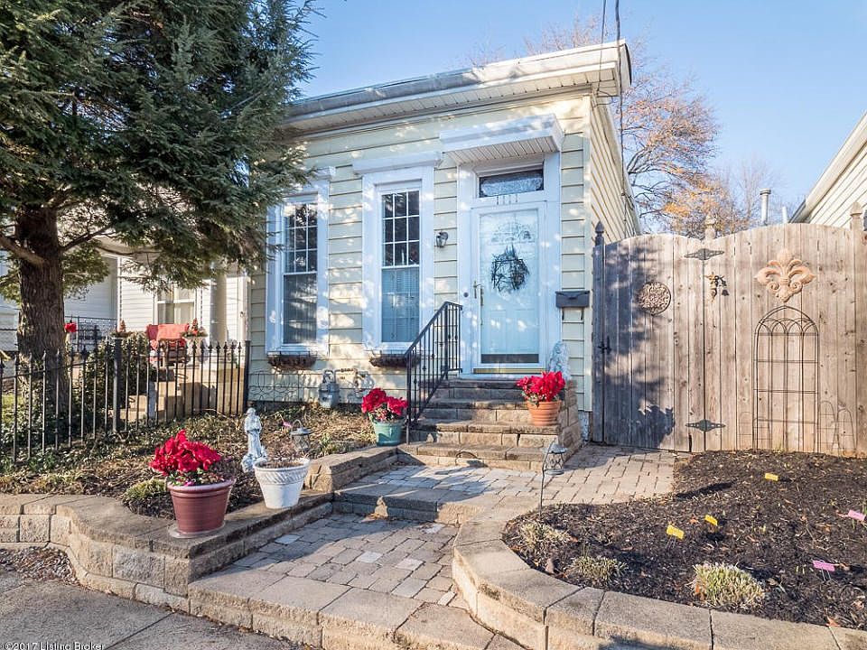 1111 e saint catherine-1