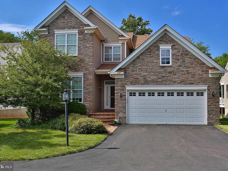 1st image of 247 Kennedy Way