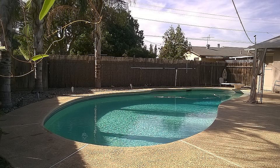 2nd image of 726 Westwood Dr