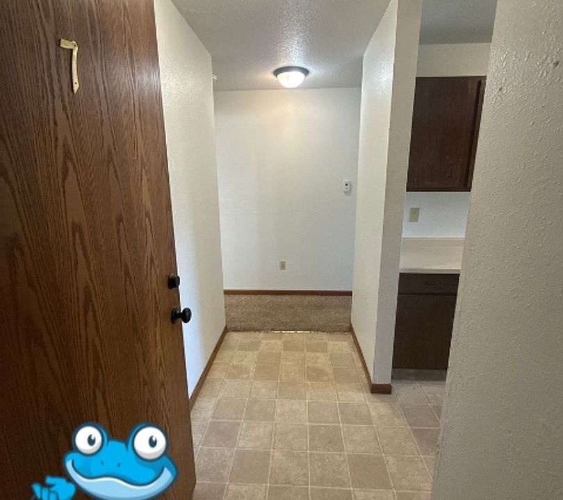 1st image of 904 13th St NE #7