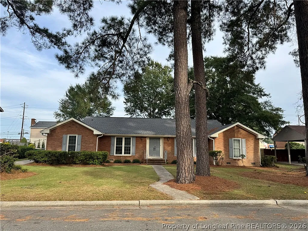 3 bed, 2.0 bath, 2116 sqft, $2,300 — Photo 2