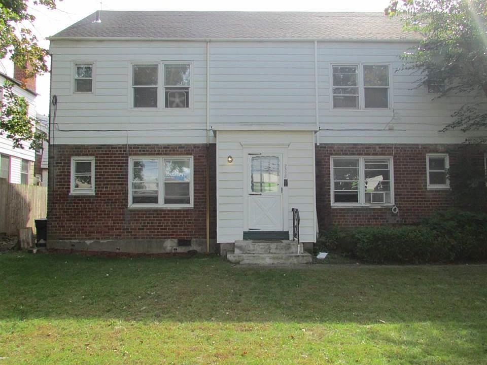 2nd image of 2528 Watt St