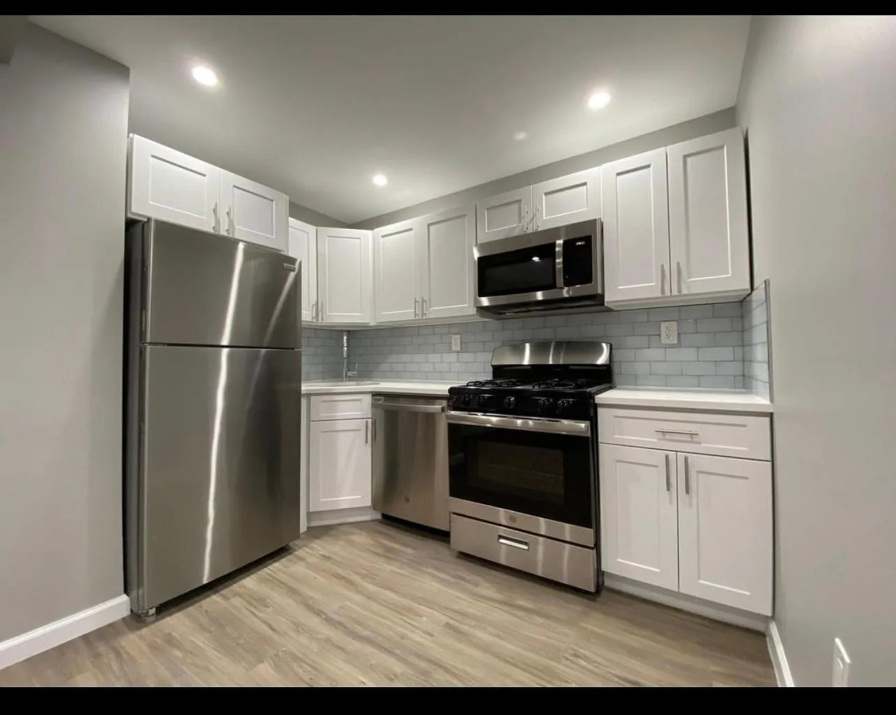 3 bed, 1400 sqft, $2,225 — Photo 1