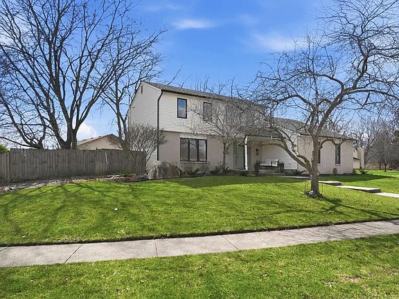 2nd image of 1221 Windsor Woods Blvd S