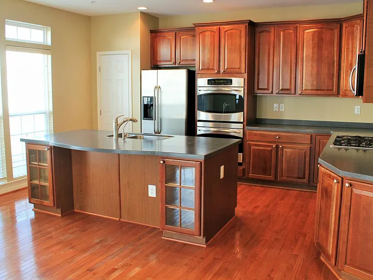 1743 Theale Way — Photo 4