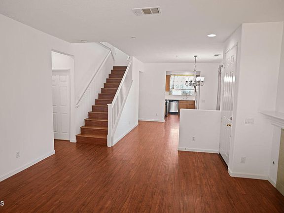 4th image of 2323 Shakespeare Dr