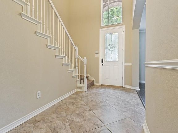 5th image of 3013 Donner Lake Cir