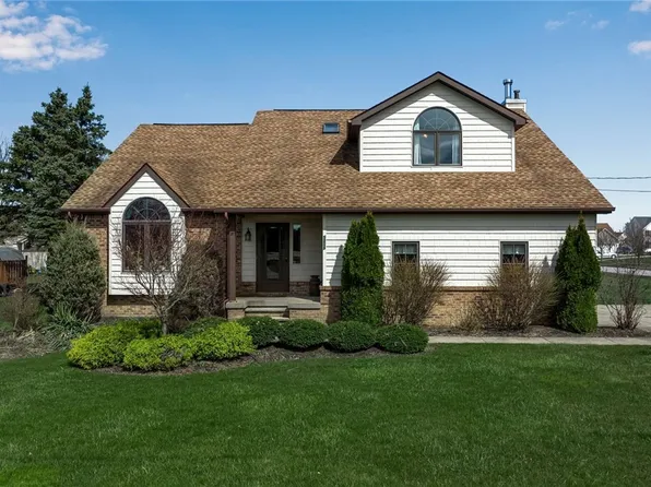 5208 William St, Lancaster, NY 14086