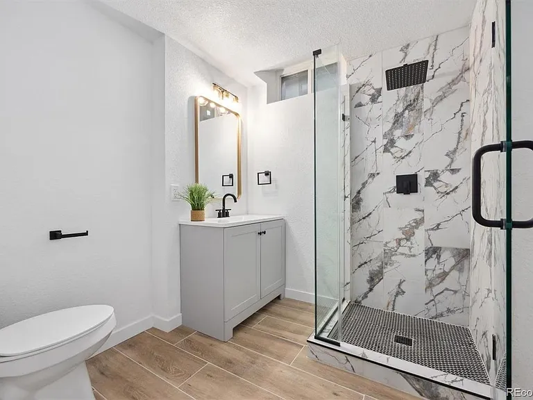 6050 E Alameda Ave — Photo 11