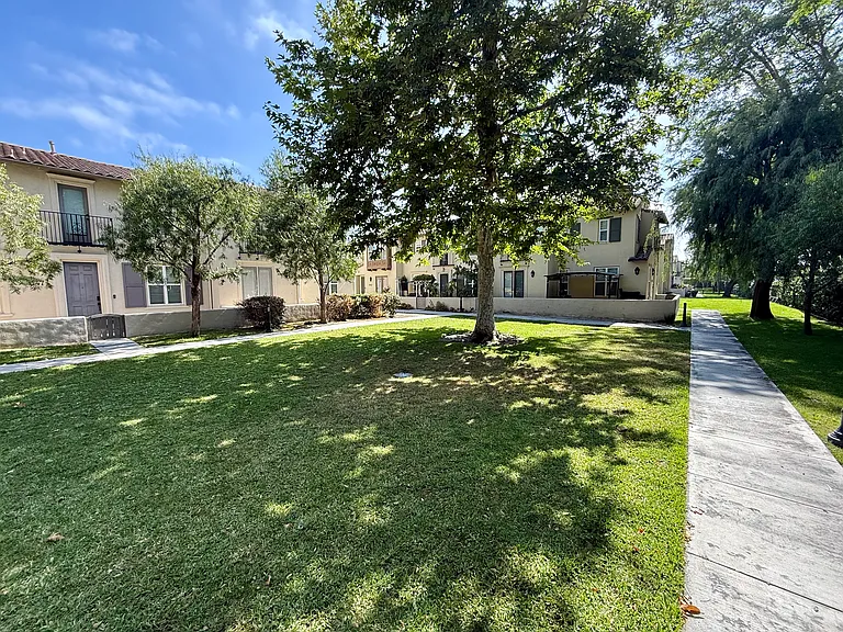 3145 W Lincoln Ave — Photo 23