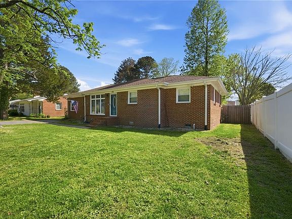 4th image of 2709 Cedar Rd