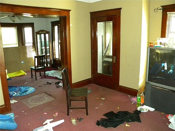 3rd image of 92 Linwood Ave