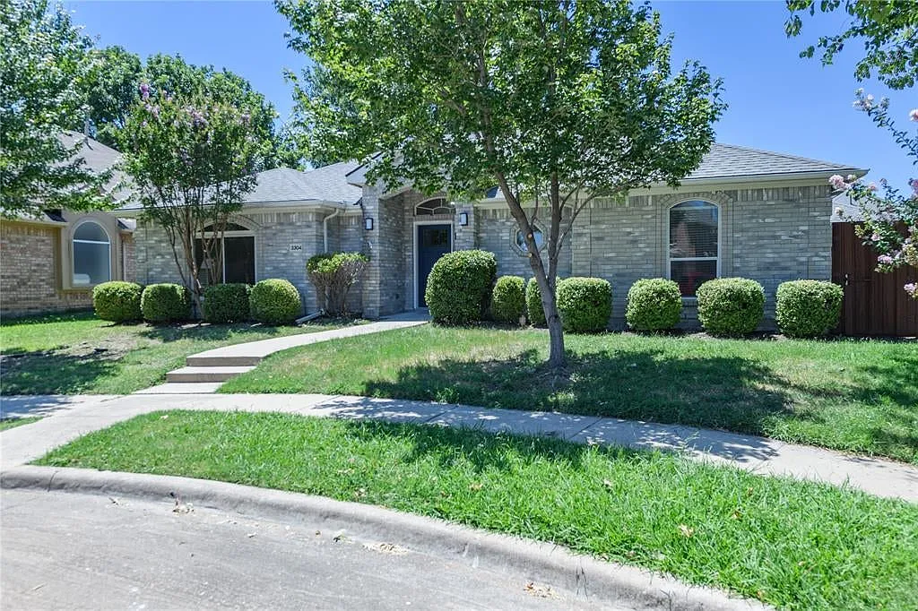 3 bed, 1855 sqft, $2,800 — Photo 3