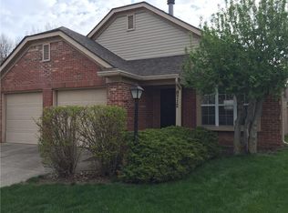 9712 Pine Ridge East Dr, Fishers, IN 46038