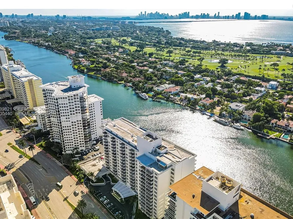 5700 Collins Ave #3N
