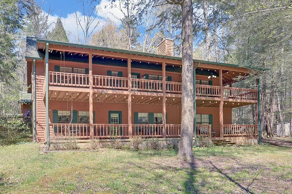 1st image of 380 Bear Foot Dr