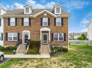 1072 Shady Lake Dr, Columbus, OH 43228