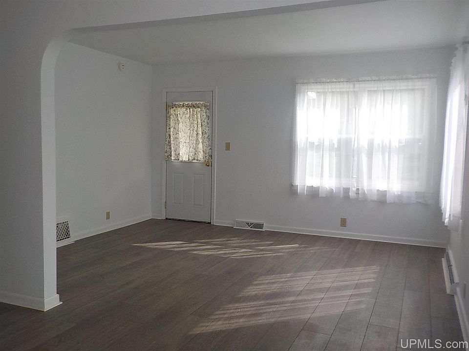 41 2nd St Gaastra, MI, 49927 Apartments for Rent Zillow