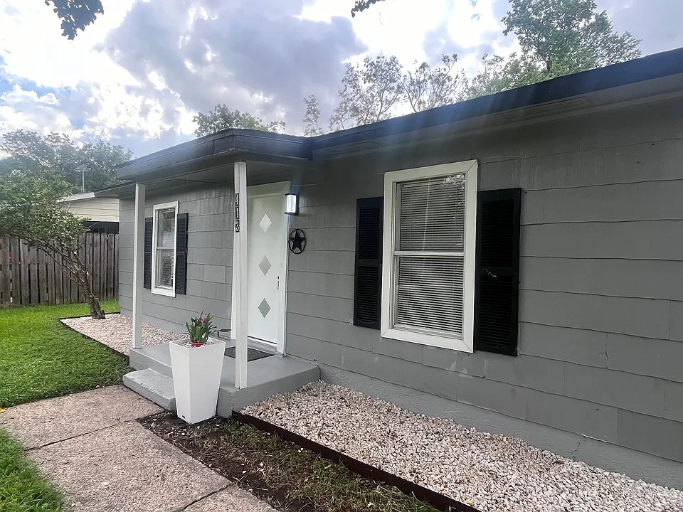 413 W Francis St