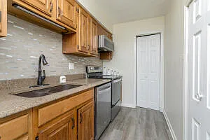 1992 N Waterfront Dr N #D — Photo 12