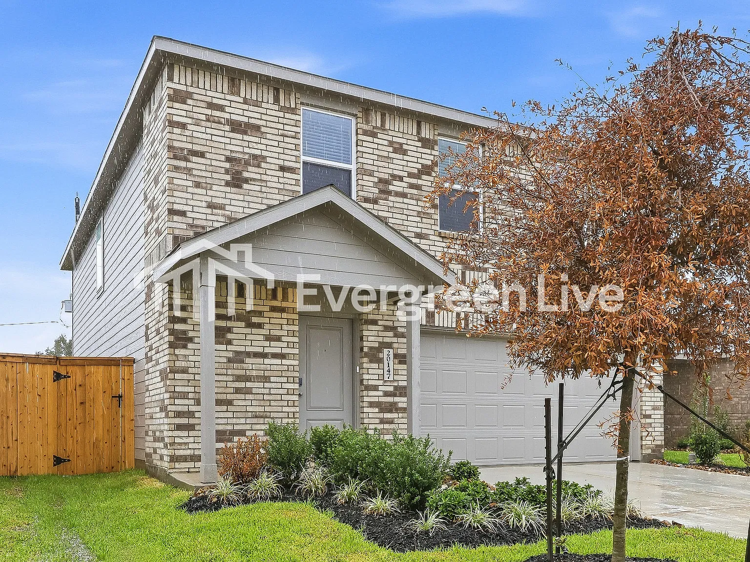 4 bed, 2.5 bath, 1979 sqft, $1,945 — Photo 2