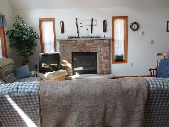 5th image of 2509 Waterfront Dr
