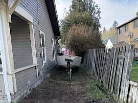 4th image of 641 Rose Ave