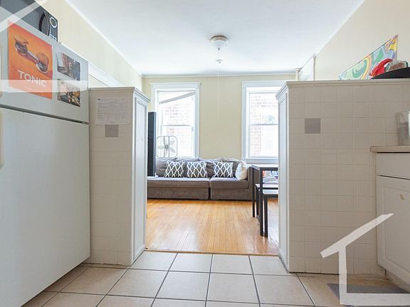 2nd image of 48 Egmont St #4