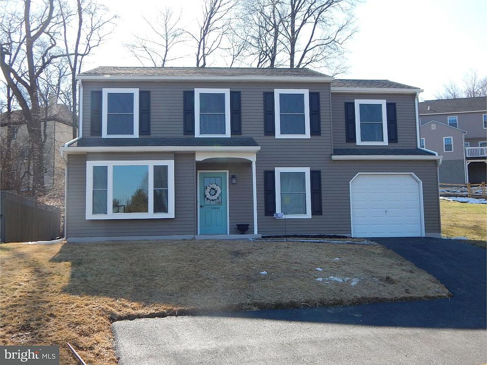 1st image of 1660 Carlisle Ln