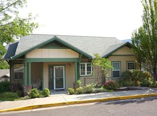 838 Cobblestone Ct, Ashland, OR 97520