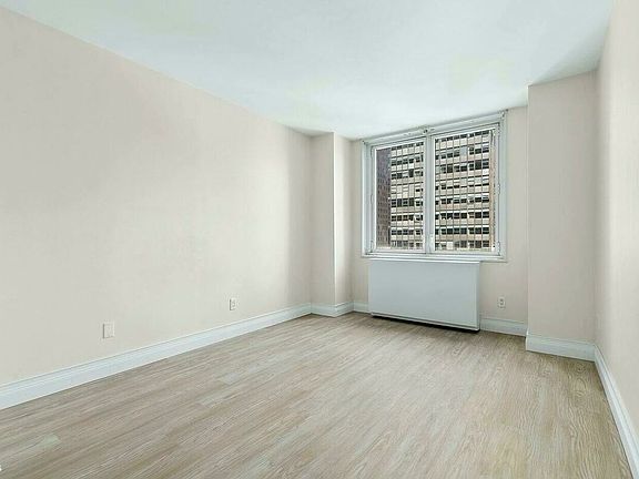 3rd image of 212 E 47th St APT 18B
