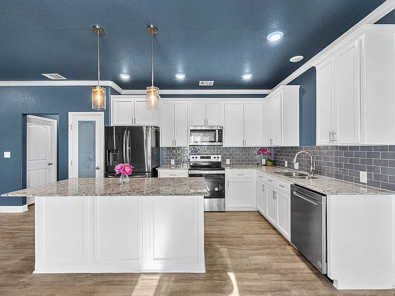 1526 Black Kettle Trl — Photo 3