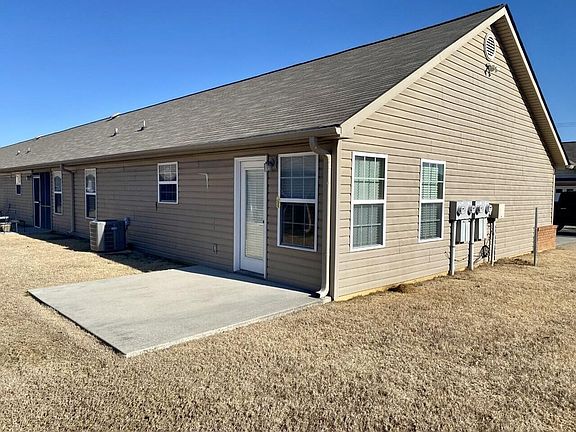 3rd image of 504 Cedar Creek Dr